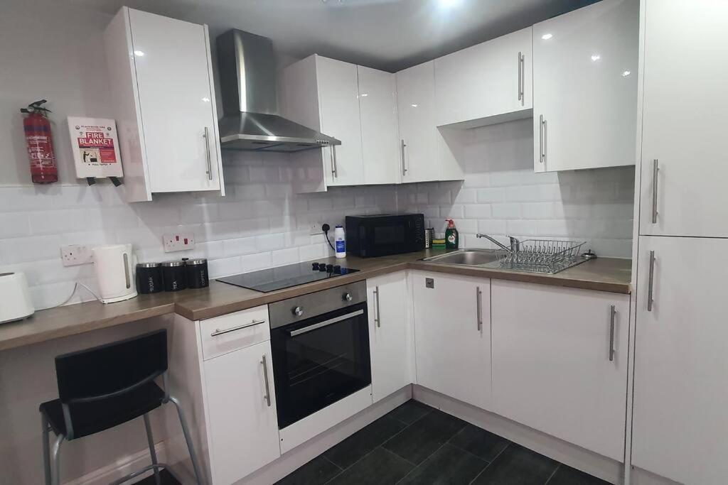 1 Bedroom Flat, Sleeps Up To 5Ppl, City Center Κάρντιφ Εξωτερικό φωτογραφία